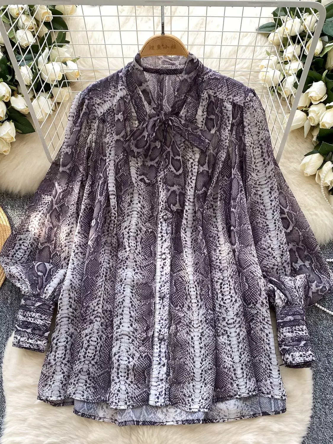 Lingering feelings blouse BE456 images